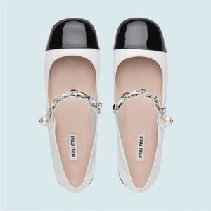 Miu Miu White Leather Mary Jane Flats with Black Cap Toe and Pearl Chain Size5.5